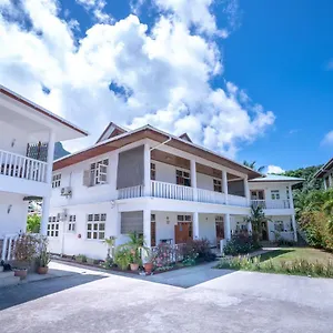 Apartment La Maison Hibiscus Self Catering, Beau Vallon (Mahe)